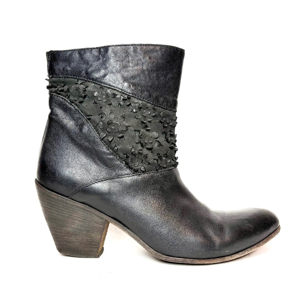 MoMa Black Leather Heeled Ankle Boots | 36